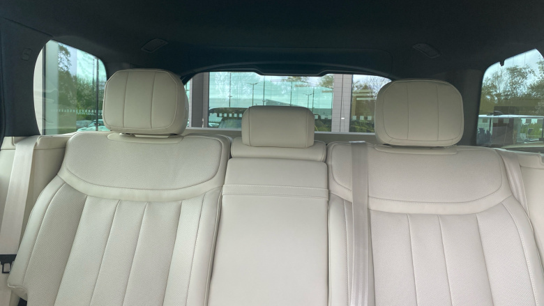 Land Rover Range Rover 3.0 D300 Edition 4dr Auto Diesel Estate